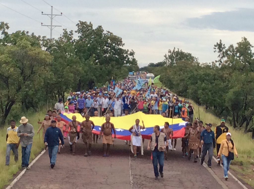 liliantintori's tweet image. Desde Amazonas nuestros indígenas marchan superando todos los obstáculos con firmeza ¡Nadie puede parar el cambio!