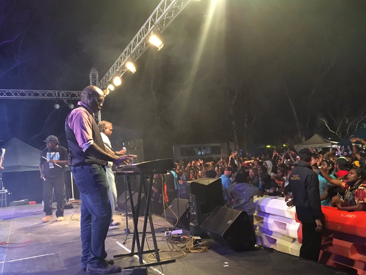 deanapra's tweet photo. Huge finish #BushBandsBash with LAJAMANU TEENAGE BAND! Crowd lovin it!! @musicnt @CAAMAMUSIC @ATSIMUSICOFFICE https://t.co/1Khs3AoyHP