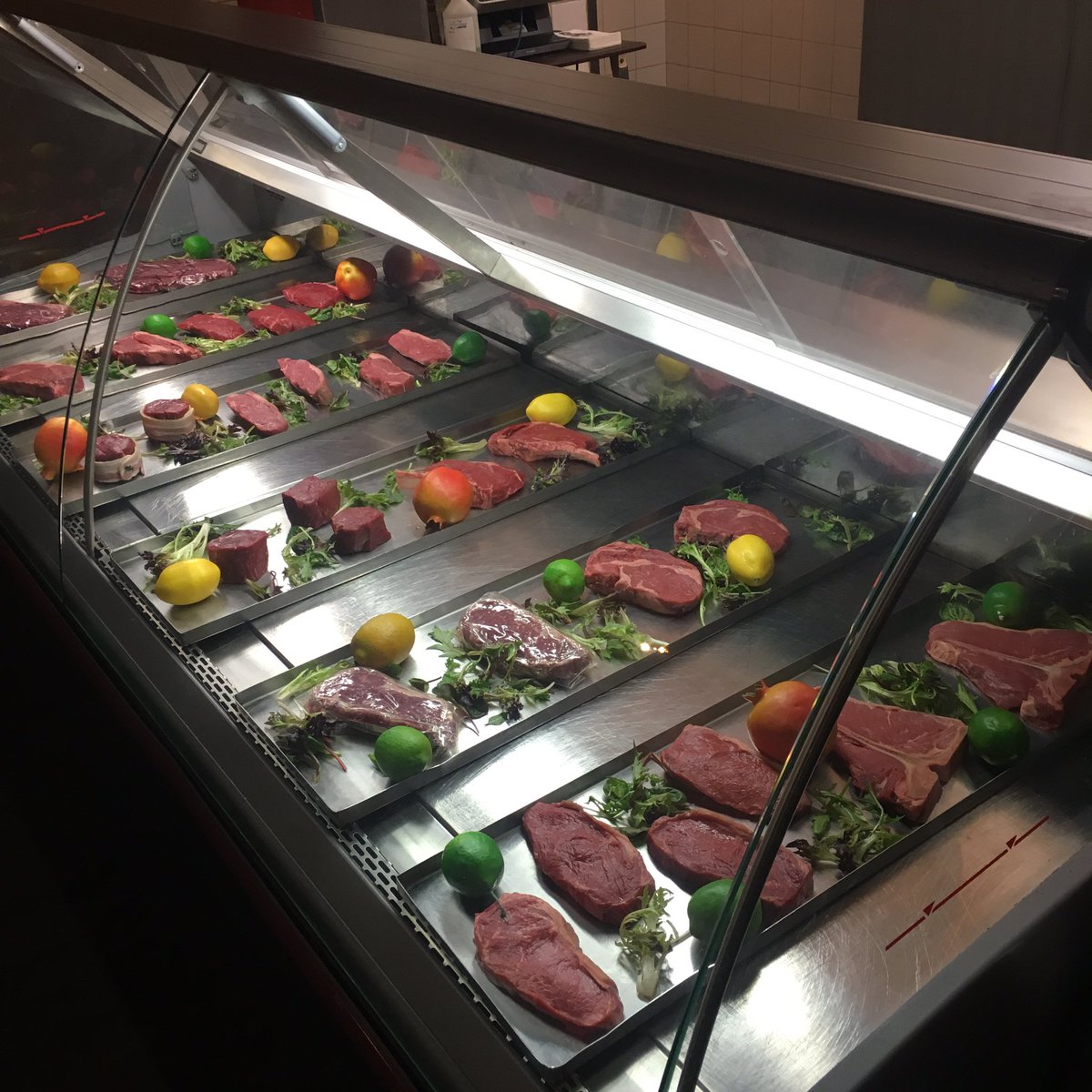 JamesGShore's tweet image. Steak time @OutbackJacks in Perth before we head to the club tonight! Which steak would you choose? Too hard