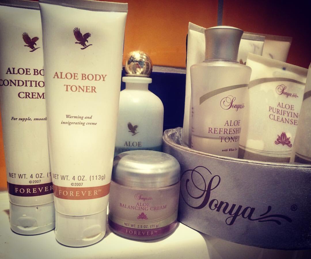 MoonConsultancy's tweet photo. ❤️ Zondags-verwen-momentje! #feelinggood #bodywraps #bodyscrub #naturalproducts #pure4ever 🌞https://t.co/p2oRALGL6b https://t.co/8qmYC4PuOG