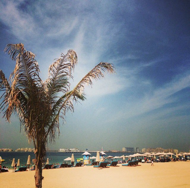 RetroFeastsDXB's tweet image. We never get tired of this view... X @cheflukethomas @thebeachdubai #mydubai #beachlife
