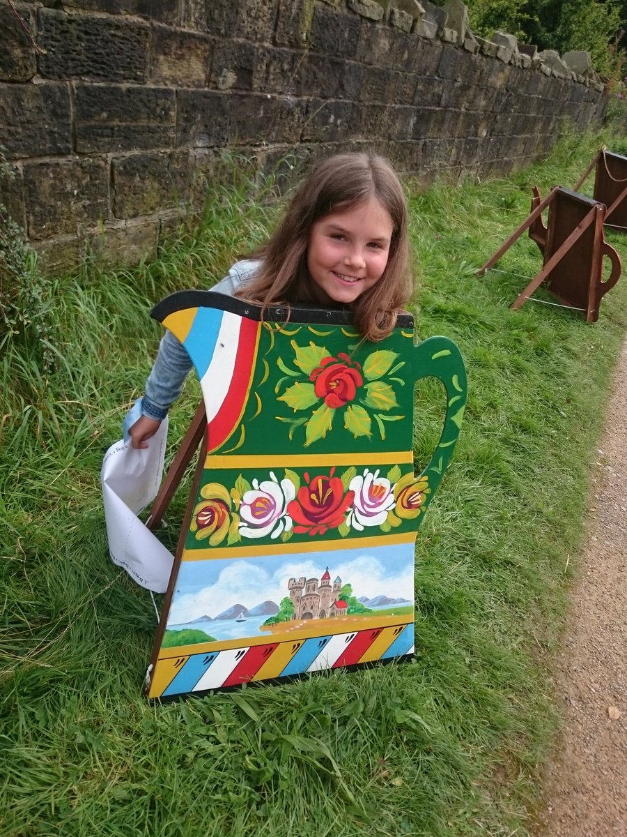 Djthis76's tweet image. #towpathexplorers Hiding behind canal pots.