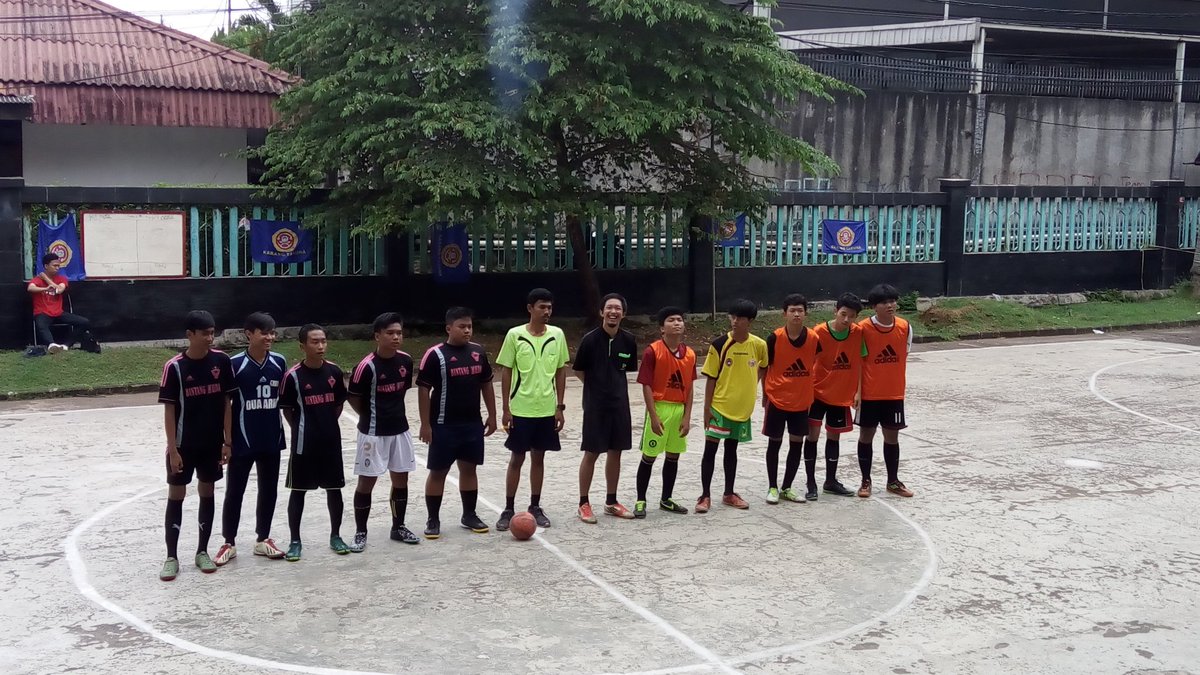 fikrizul21's tweet photo. Selesai jadi wasit,,
Acara 17an yg di buat karang taruna pd.pinank utk wargany..

Lumayan dapet tambahan uang jajan https://t.co/GvQ85XE5kK