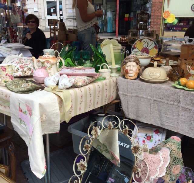 What an atmosphere!Cotton Town HotClub #vintage DJs #stalls #activities all by @Chapel_Gallery at #OrmskirkMotorFest