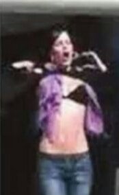 Rita Maestre en una iglesia Vs Rita Maestre en la playa