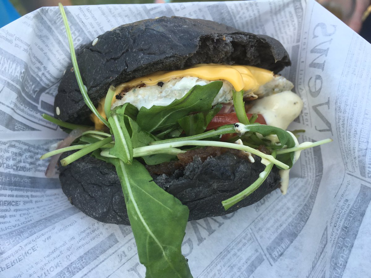 DennisGRILLT's tweet image. #Fischfutter #Black #Tuna #Burger 🍔 #streetfoodfestivalhn