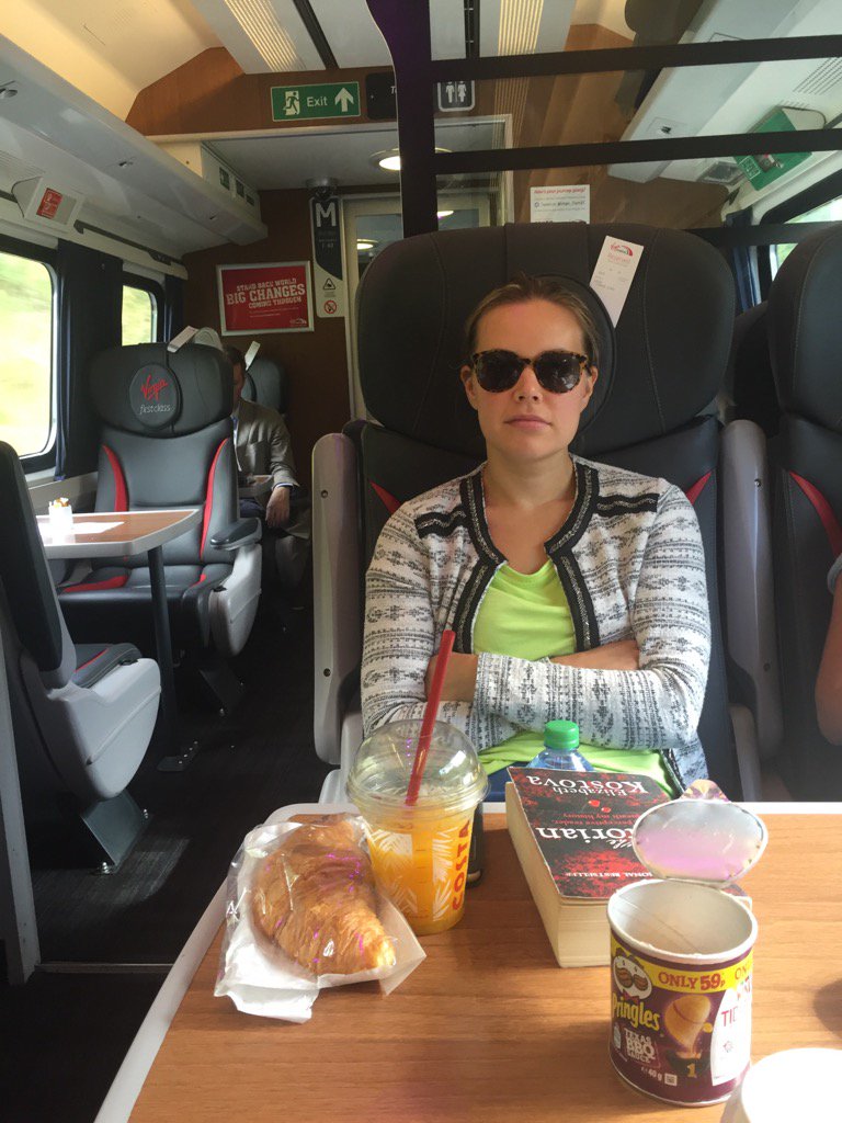 Rattyroo123's tweet photo. Cheer up @faithclark85 your travelling in first class it's not that bad....😉😁😁 https://t.co/ot527XeE5m