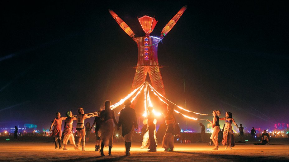 THR's tweet image. Watch the #BurningMan livestream thr.cm/U43kpW