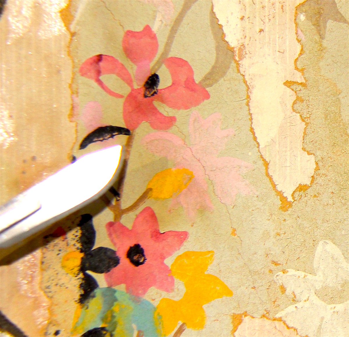 annshaftel's tweet photo. Texture and gleam splendour during wallpaper removal process #SinclairInn @odellmuseum @DigiMonastery https://t.co/tAr3DNJp6C