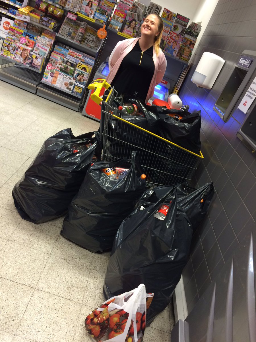 eeelin's tweet photo. Nu var det dags att panta "lite" igen :))))) https://t.co/0lJaj8vhrJ