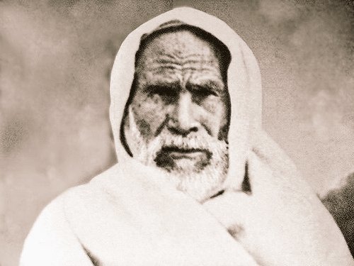 ArabicBest's tweet photo. "كن عزيزا واياك ان تنحني مهما كان الامر ضروريا ، فربما لا تأتيك الفرصة كي ترفع راسك مرة اخري"

- عمر المختار https://t.co/f4mTLcCuhj