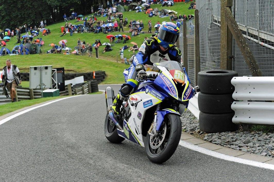 JDR_Racing's tweet photo. Qualifying 2 Cadwell Park @ash_ashbeech @AlanHeal1 @Gixxergal @richmaxton @RAdamsHaulage https://t.co/Ax2nOBcW30