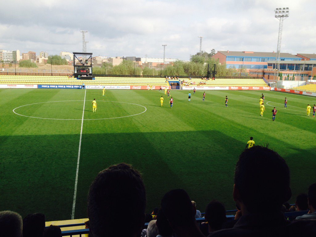 DavidTorrejon1's tweet photo. Día de fútbol para acabar de conocer al @VillarrealCF. Viendo al filial, al C y al primer equipo ¡Bendito fútbol! https://t.co/SUbZeo1KGO