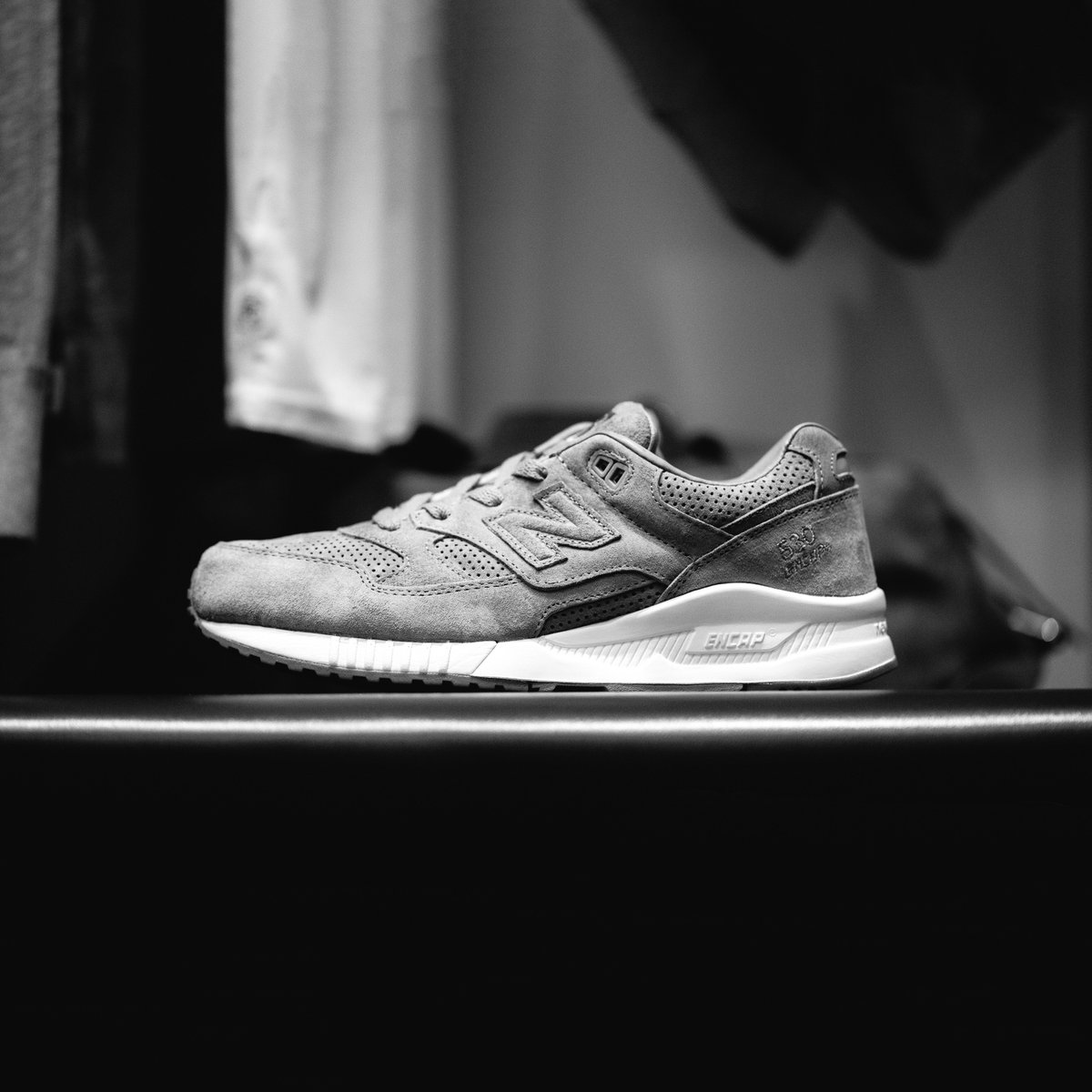 reigningchamp's tweet photo. Reigning Champ x New Balance M530 | 09.03.16 | #ReigningChamp #NewBalance #GymPack https://t.co/b75OORFgMw