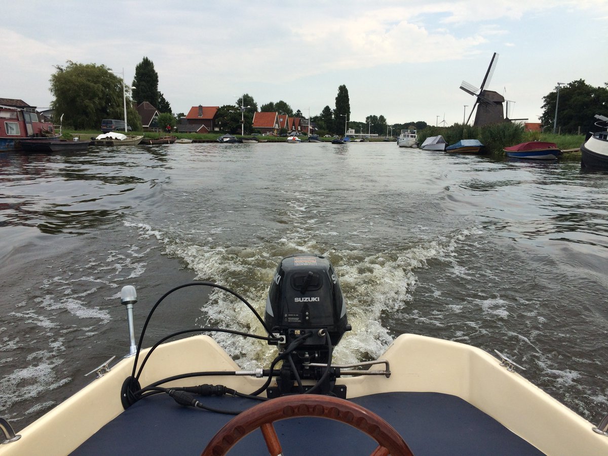 Een bootje huren en zelf varen in #Alkmaar of reserveer je plek voor een rondvaart. Ook grote groepen <a href="/VVVHartvanNH/">VVV Hart van NH</a>