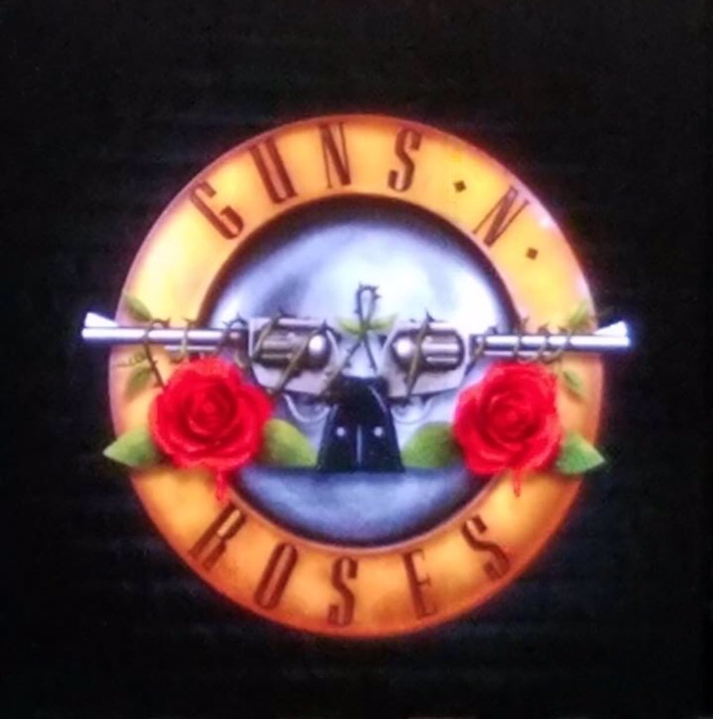 RocknAZ66's tweet photo. @gunsnroses show in Phx was bad a$$! @Slash was amazing! Axel was high energy + pipes were strong! GNR rocked! \m/ https://t.co/6jRzyRNymy