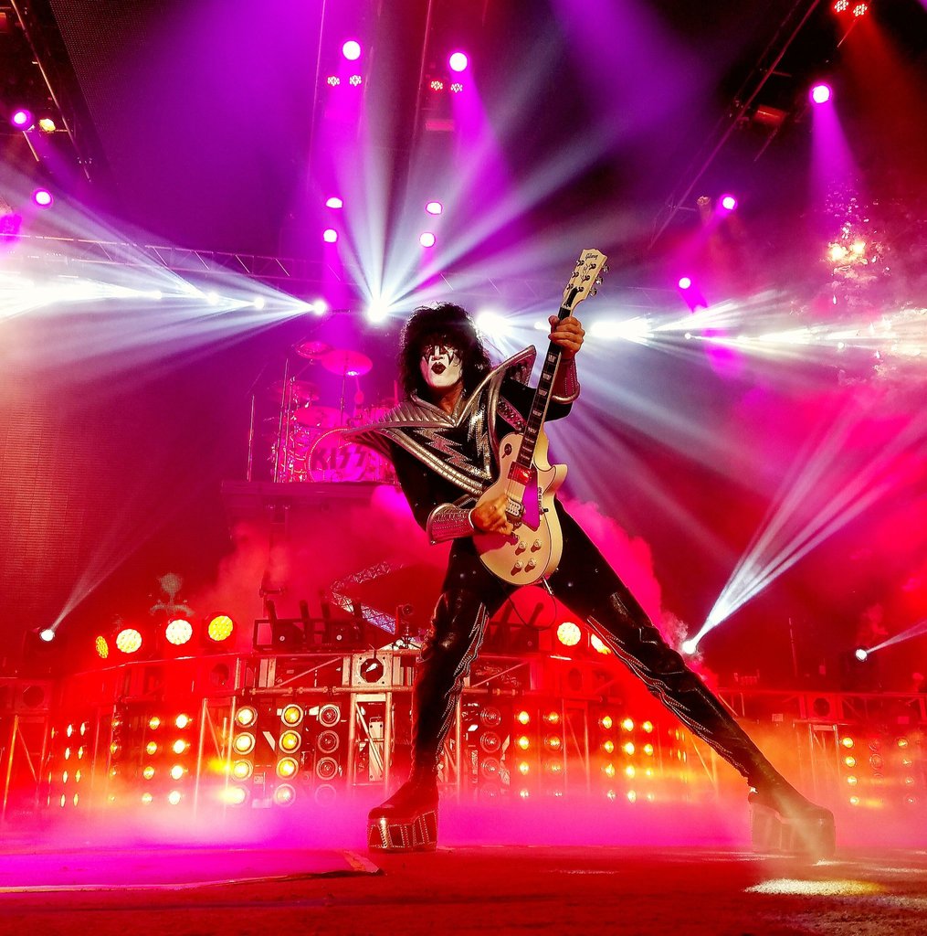 AnythingKISS's tweet photo. RT tommy_thayer : RT KISSOnline: .tommy_thayer   rockin' in Erie, PA last night. #FreedomT… https://t.co/2KKIXNeqy8) https://t.co/mVFUQFbEE3