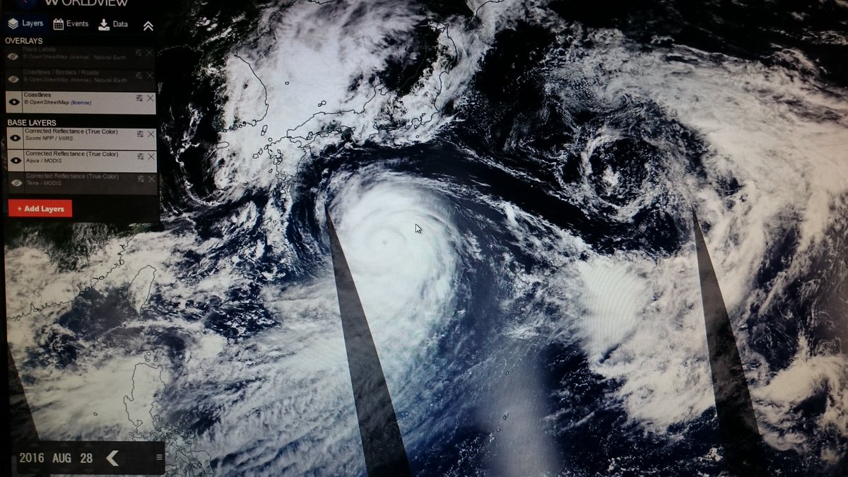 ALPHAtoZETAjpn's tweet photo. #台風10号 #NASA_WORLDVIEW #人工衛星画像 
🌀台風10号と同じくらいの規模の🌀渦❔が東にあります。何か…黒い絆で繋がってますね🌌(笑) https://t.co/55Q4oYvwKB