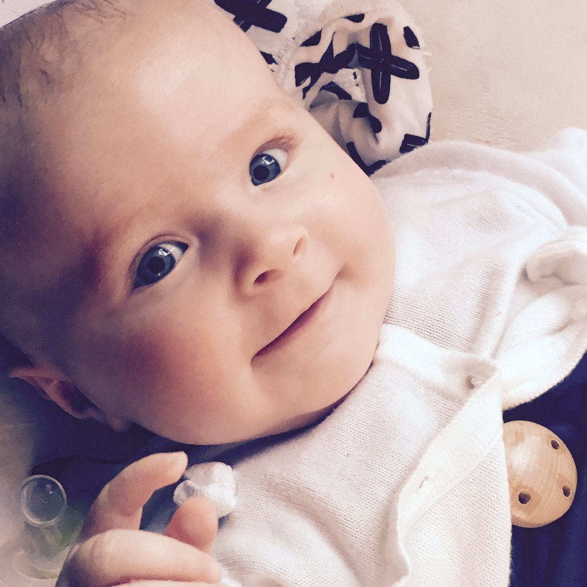 Dit mooie meisje wil wel het nieuwe model worden :-)  stem jij?? #zarqa #zarqababy zarqa.nl/pagina/baby-ch… #dtv