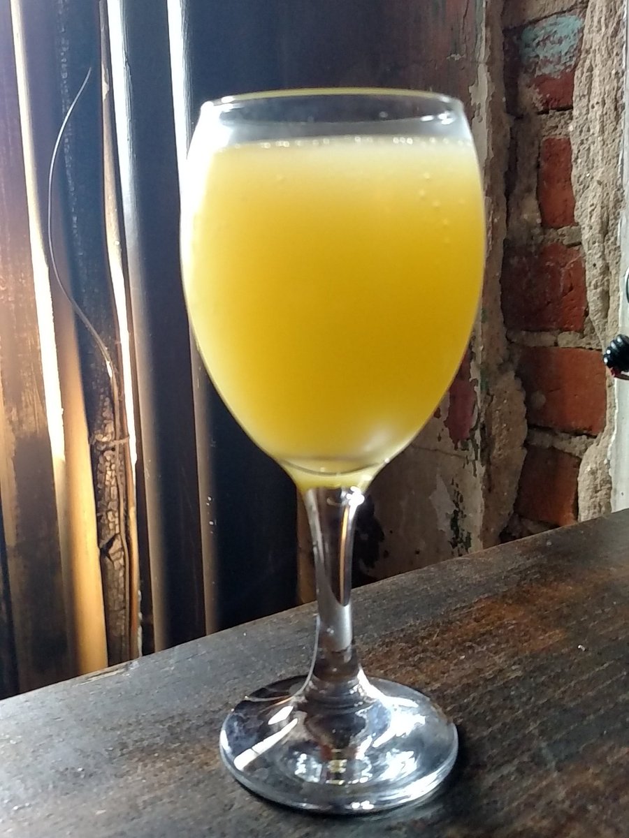 $15 #bottomlessbrunch #mimosas
$16 bloody Mary mussels #airconditioning #thingsyouneedrightnow