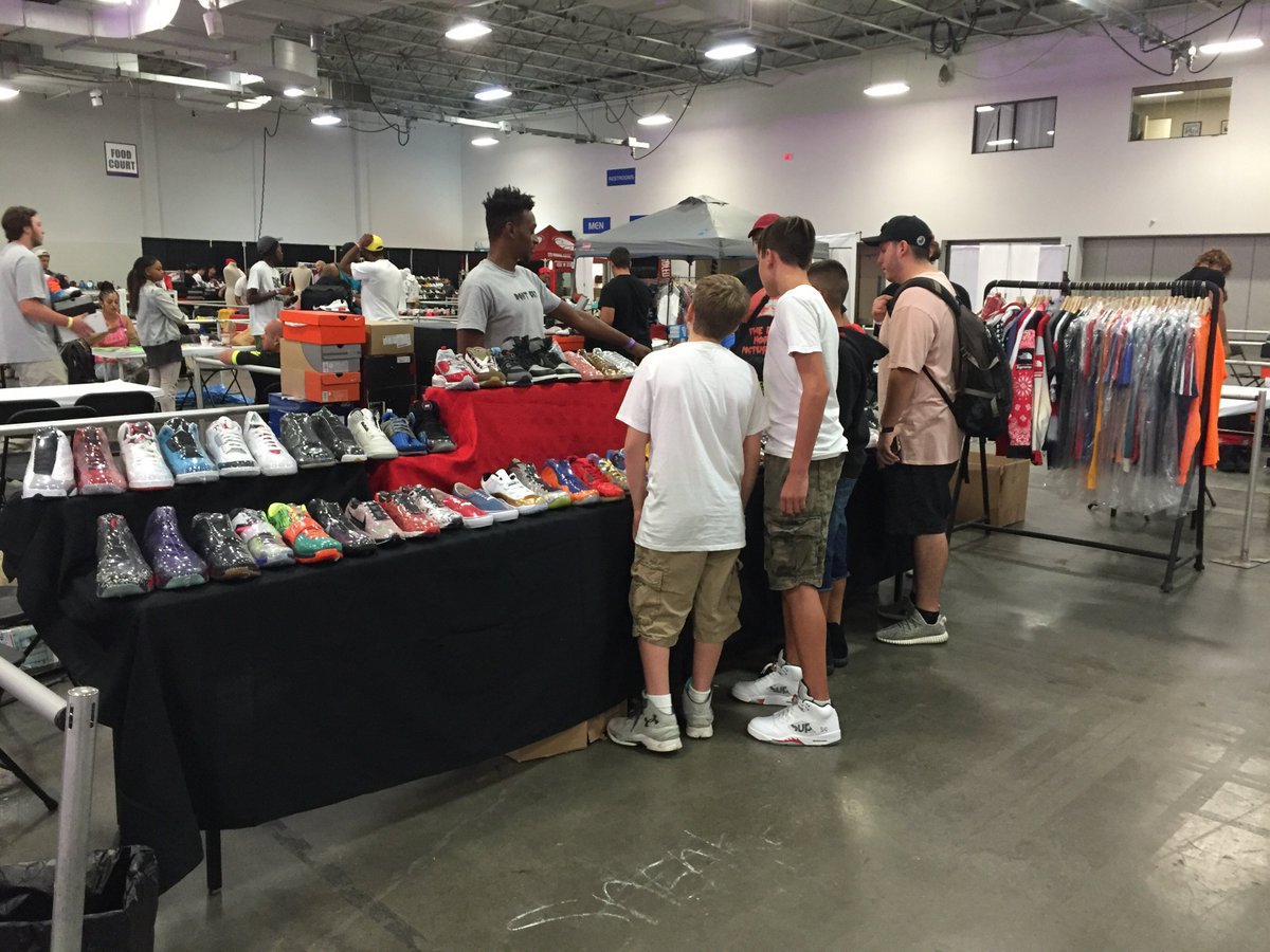 CommonGround_12's tweet photo. It’s about to Start!
Visit us @ #TSXC til 5pm
#CommonGroundPhilly https://t.co/prgsqWBwAk