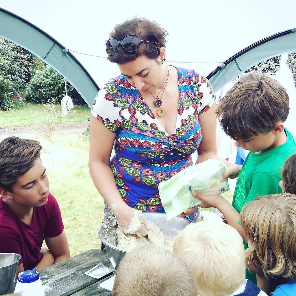 clairelivewell's tweet image. A bit more flour #breadmakingclass #everyonegetsaturn #familyfestival2016 ift.tt/2bJ2G2I