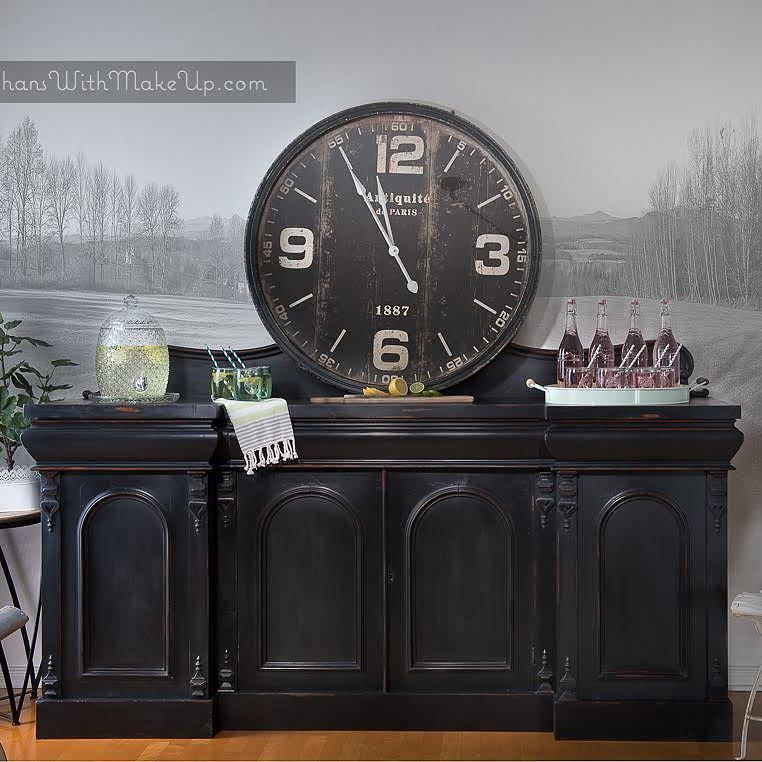 CountryChicP's tweet photo. This stately buffet was refurbished by Mary from @orphanswithmakeup with Liquorice. Isn’t it gorgeous?! Come see th… https://t.co/raQXbO5ZY7