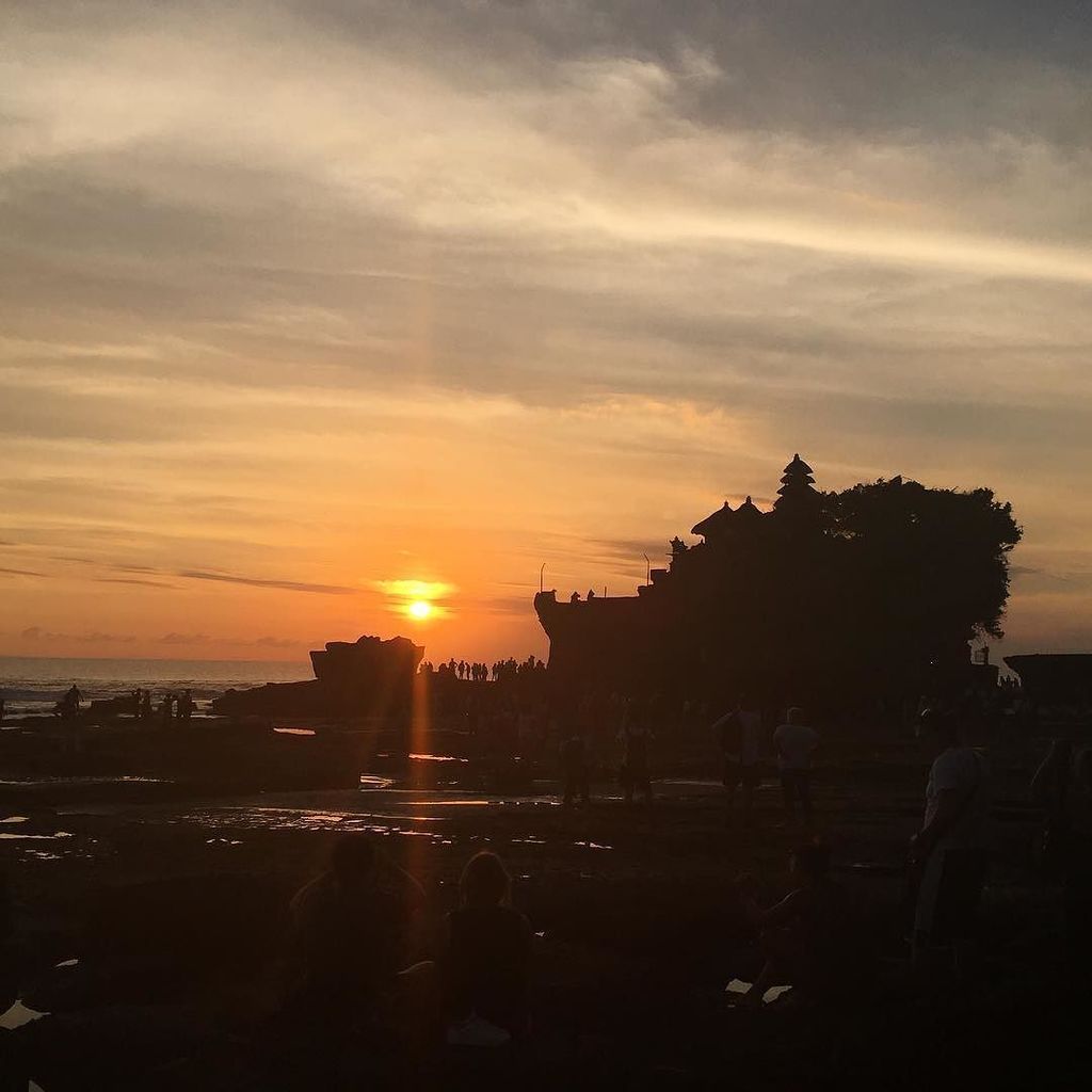 E poi chiudo gli occhi per un attimo e sono ancora lì con te a guardare il tramonto @_igubi_ ❤️ #tornatiacasa🏡