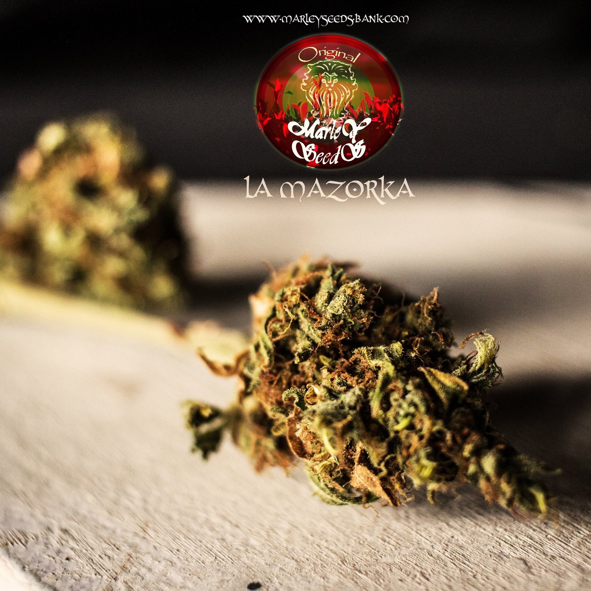 Redemption_W's tweet image. "Aporta Potasio y Fósforo en floración para conseguir mayores cogollos y resina con plátano, pescado o ceniza"