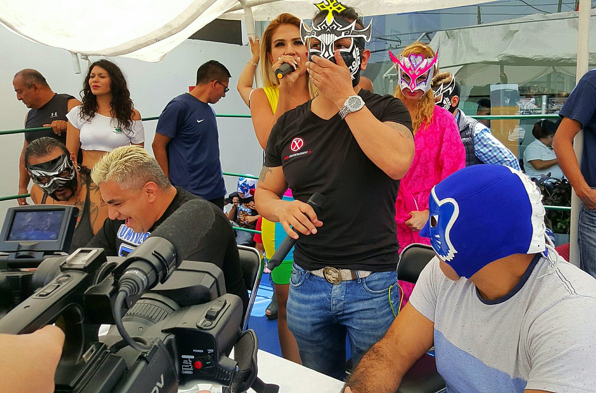 JUVENTUDGUERRE2's tweet photo. Qd impresionado d TODA #LaAficion que llego l evento #MuchasGracias @ElTrebolErmita @LaArenaTV @canal_wtv #LETSROCK https://t.co/eaXnV0JV19