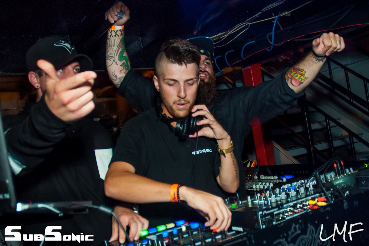 LakynFelix's tweet photo. #THROWBACK #BASSBOAT #SUBSONICOTT @SubSonicOtt @Festivillainz SUCH A GREAT NIGHT !!!! <3 #LMFPhotography https://t.co/yS1GDcsrCB