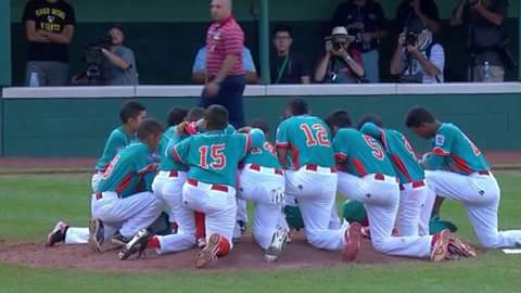 CastaliaPascual's tweet photo. Felicidades a los peloteritos de Aguadulce por este gran tercer lugar pars Panamá. https://t.co/ICF6KiL1N4