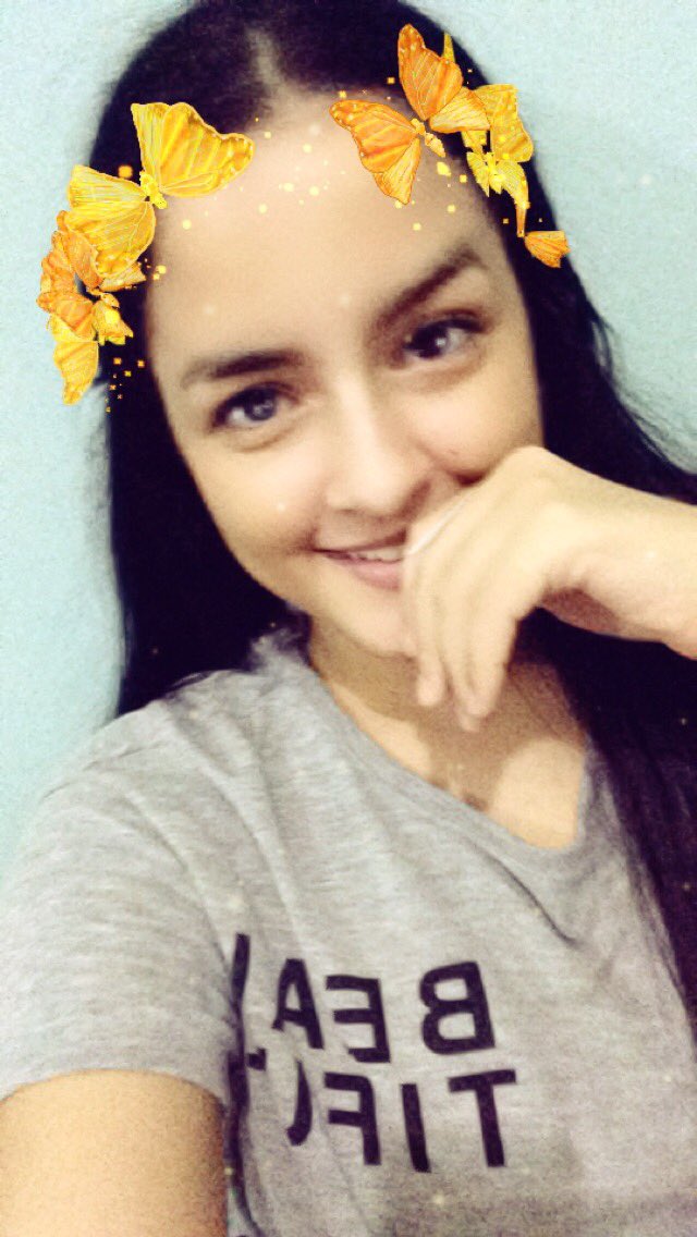 ConexaoMBeer's tweet photo. @MadisonBeer ya girls from TBBR 💞 #SnapsToMadison ( @imadgizzle &amp; @wishbeliebers ) https://t.co/KGvyYk3JsV