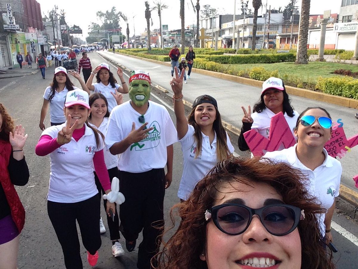 52_6223's tweet photo. #hoyenlacarreracolors
#mujerejovemes 
#LaGranRedSocial https://t.co/g0Ncodvogo