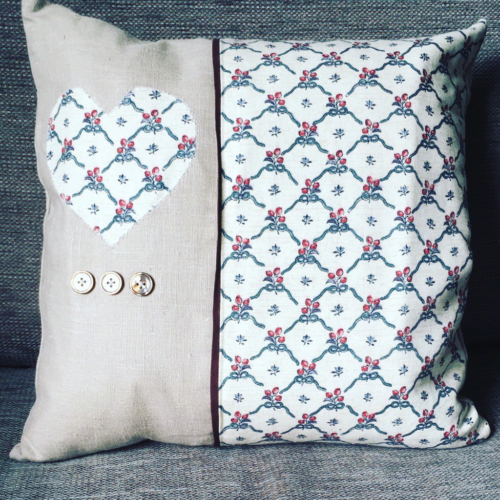 walnuttreehome's tweet photo. One of my favourite makes made its way to a new home today #handmade #vintage #interiors https://t.co/qRRQ011CjG