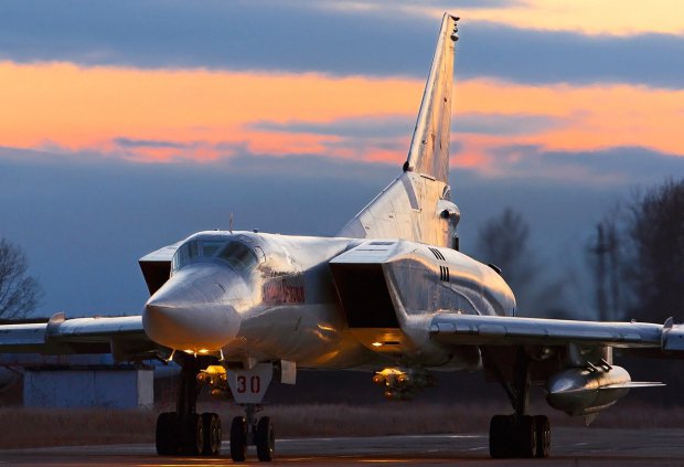 OpexNews's tweet photo. Les Tu-22M3 dotés du missile #Kh32 ! https://t.co/oGQTT2iueS #Tu22M3 https://t.co/lnwzAc5hvX