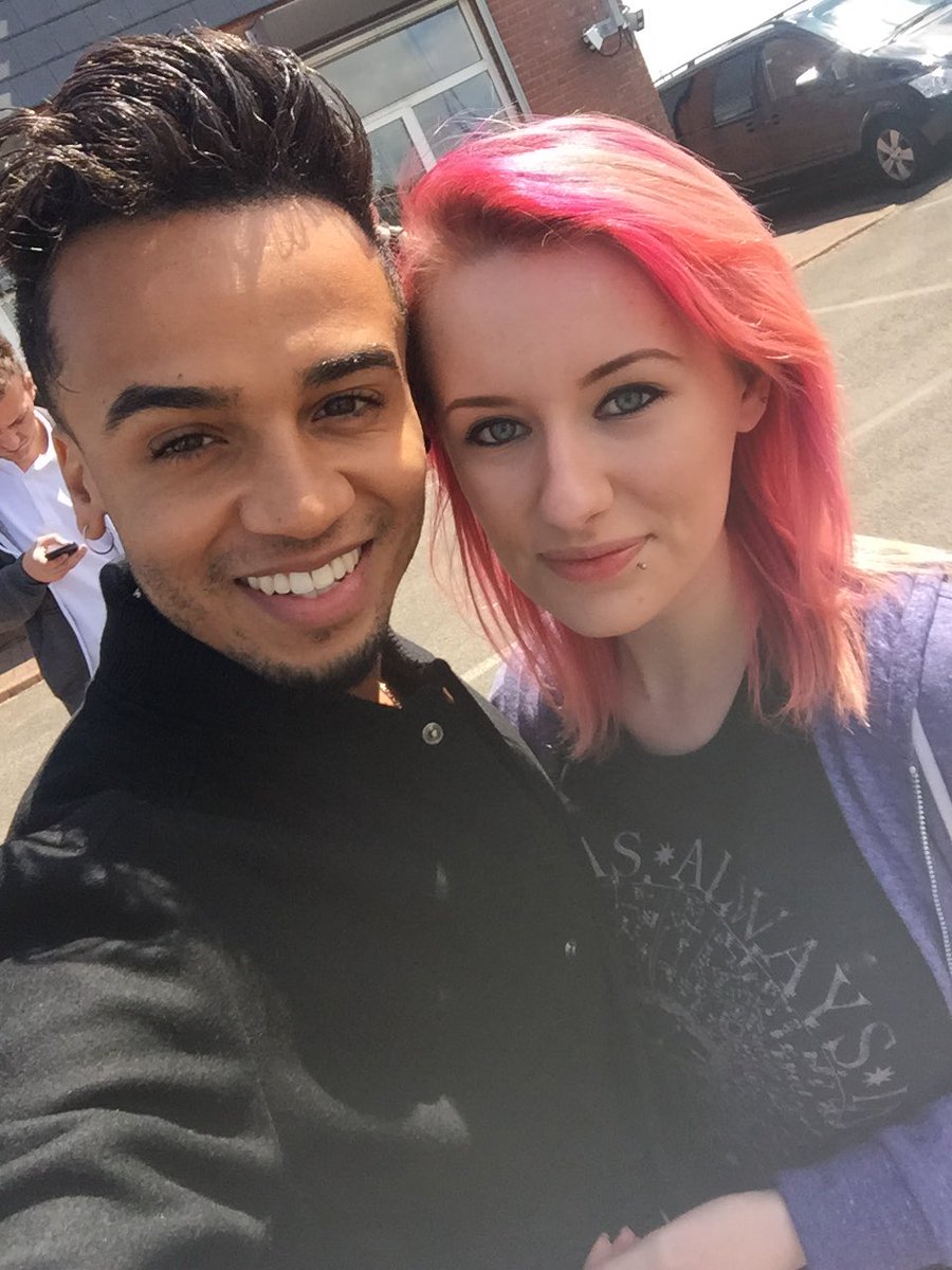 katieevansAM's tweet photo. This still makes me the most happy person #8yearsofJLS ๐ https://t.co/rcXq6QBk1z