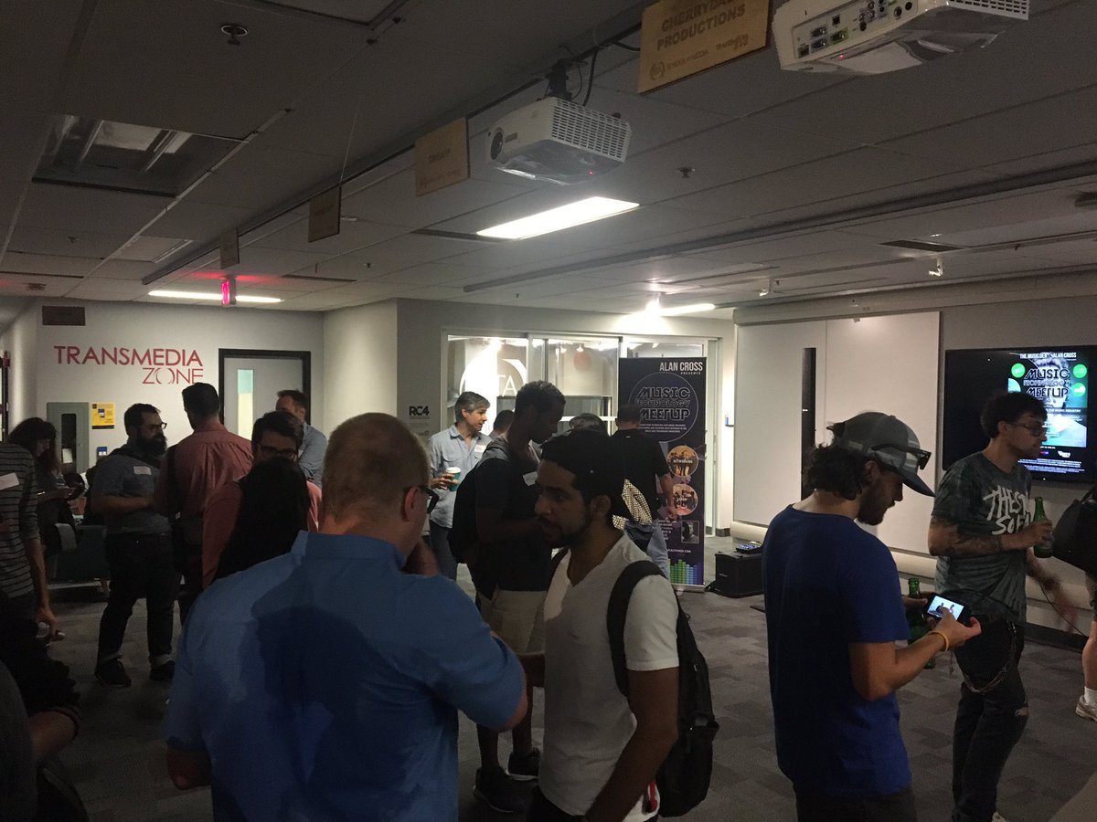 Trebba_'s tweet photo. We're at the #musictechmeetup tonight, hosted at our own @RyersonMusicDen Hope to see you guys here. Come chat! https://t.co/gzGDxXpcVa