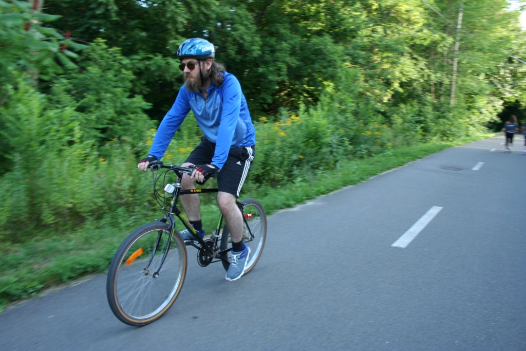 Cycling Survey Open Now; First Step in Active Transportation Connection Plan.  ow.ly/ailu303imjS