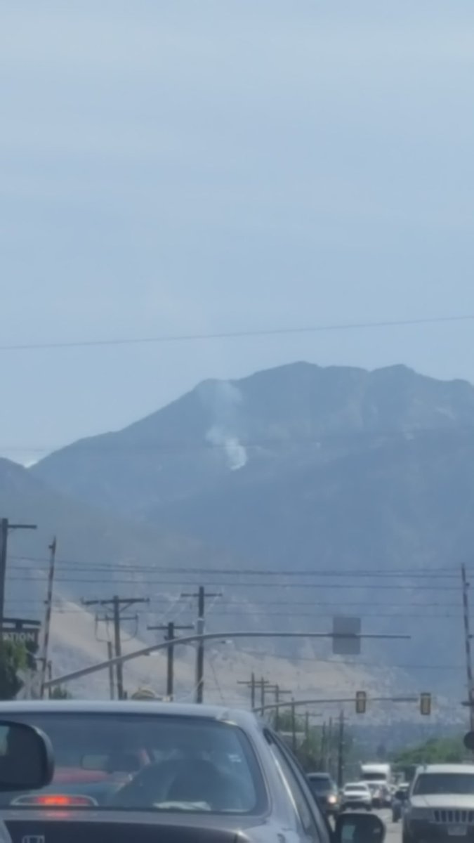 wendyp327's tweet photo. @KUTV2News - is there a fire in Cottonwood canyon? Pic taken heading east on 7200 S https://t.co/dSNRjOdpZV