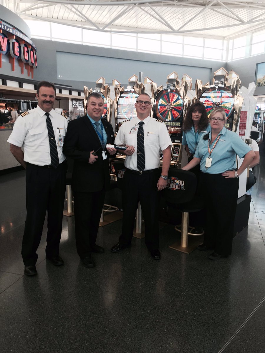 SheriWittLAS's tweet photo. LAS Passing  the Baton with Cap'n Max Cole and FO Tim Gander and the greatest agents ever@weareunited#beingunited https://t.co/3y2CI5zvF3