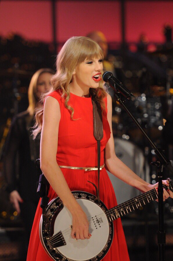 Taylor Swift Polls Ukulele Or Banjo Mtvhottest Taylor Swift Ukulele Banjo Taylorswift
