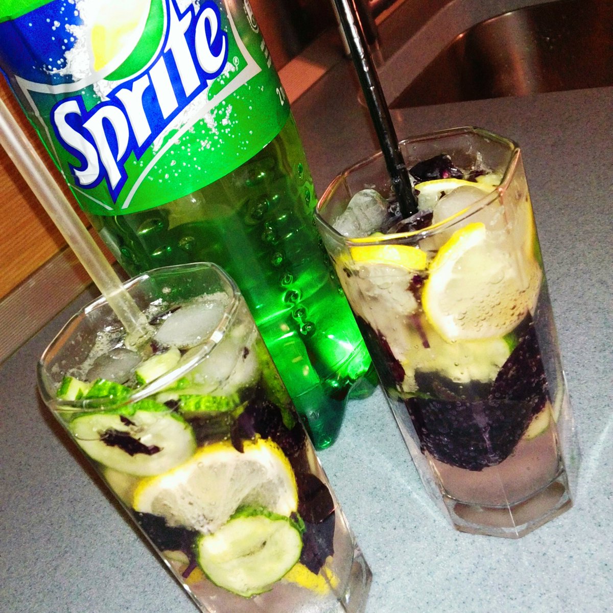 ShevchuKatiaaaa's tweet photo. #lemonadetime 😋🍹 https://t.co/3hx5vSGlWe