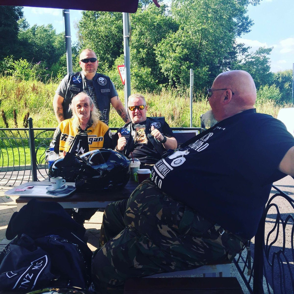 7SinzMCC's tweet photo. Welcome Ian to the 7 Sinz MCC
Another new member joining us for coffee and cake!
(Guy in yellow jacket) https://t.co/ahOcftbFP0