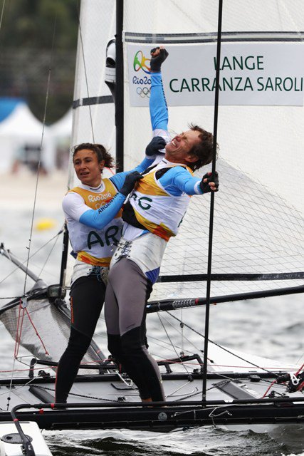 juegosolimpicos's tweet photo. ¡Qué festejo! Todo es alegría en #ARG con la medalla de #Oro en #Vela gracias a Santiago Lange y Cecilia Carranza https://t.co/sYJdysxnLI