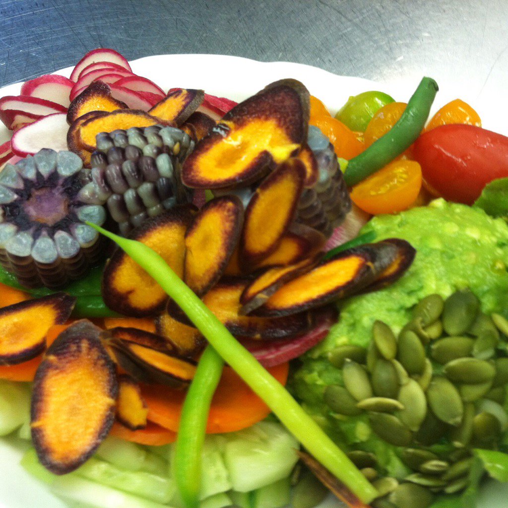 TRUCKRestaurant's tweet photo. Farm to Guac... https://t.co/IYIc8y6bEo