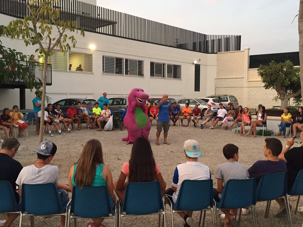 MiesJuvenil's tweet photo. @TartaSaurio es presentado al campo de trabajo. Alicante ha llegado y @TartaSaurio ya causa sensaciones. Seguidlo! https://t.co/fwmSbgebUj