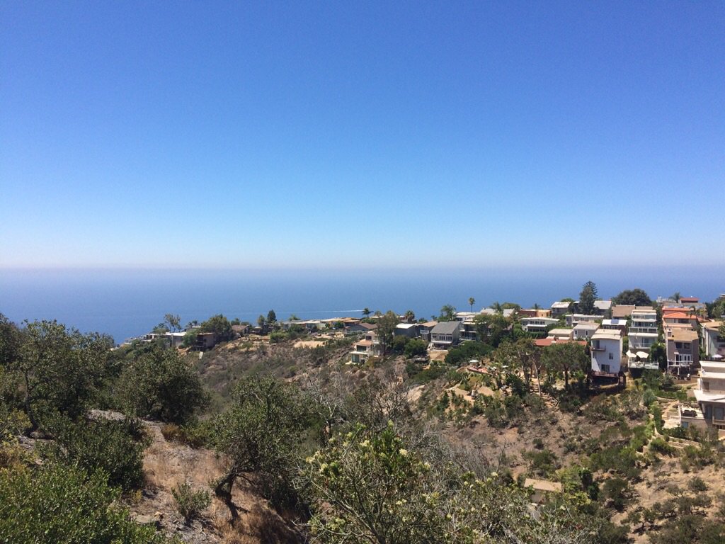 ggKXFM's tweet photo. #shoutyourtown Lavinia &amp; Gregory enjoying the sun in Laguna Beach @beats1😎☀️☀️☀️ https://t.co/89M49zS2he