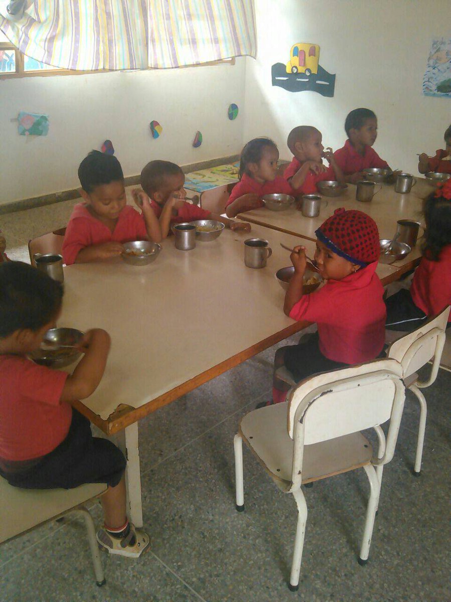 fundasimonzulia's tweet photo. En la #FNNS garantizamos la sana alimentación de nuestros niños y niñas de manera gratuita https://t.co/JqLlEWrsfO