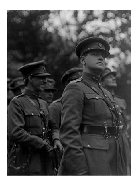 ExpGlasnevin's tweet photo. Michael Collins at the funeral of Arthur Griffith in Glasnevin #OnThisDay 1922 - just days before Collins' own death https://t.co/fPtLkN7UYn